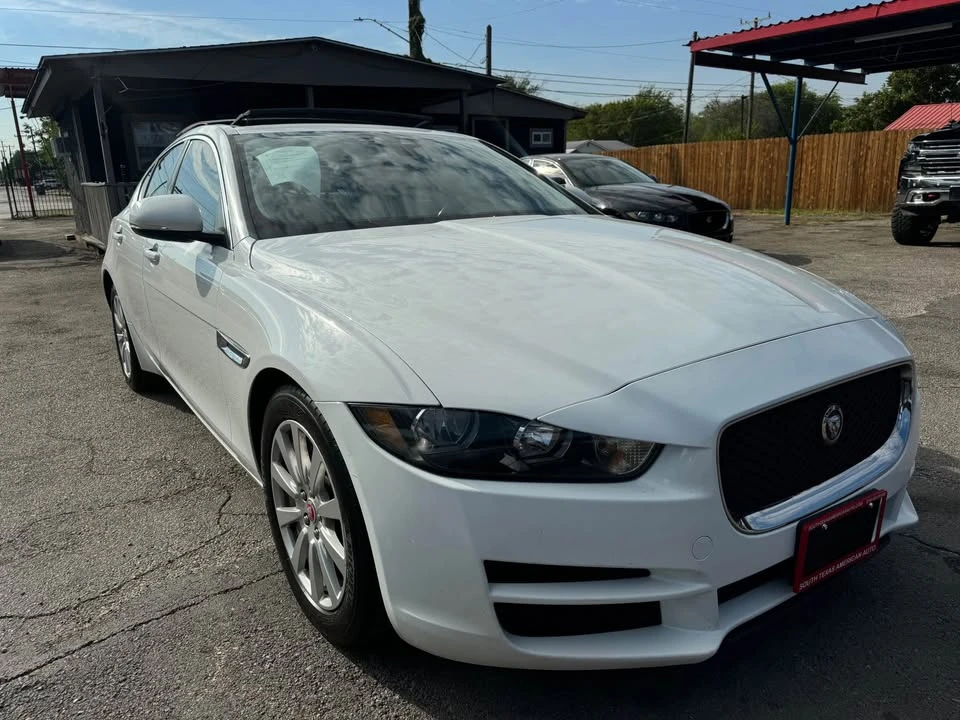 2019 Jaguar XE - Image 3 of 9