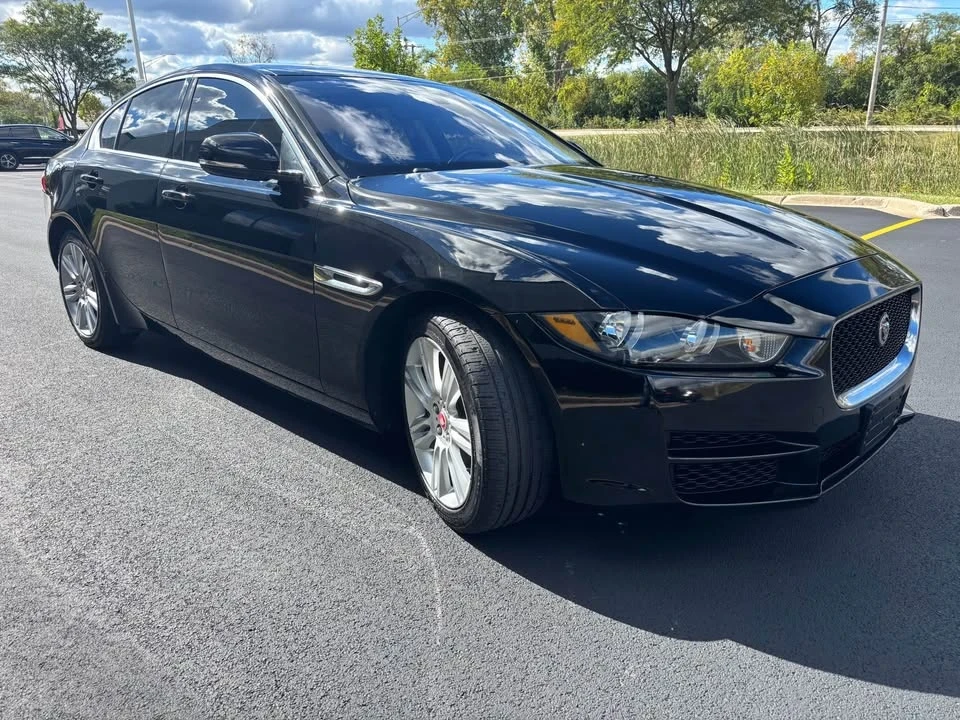 2019 Jaguar XE - Image 3 of 15