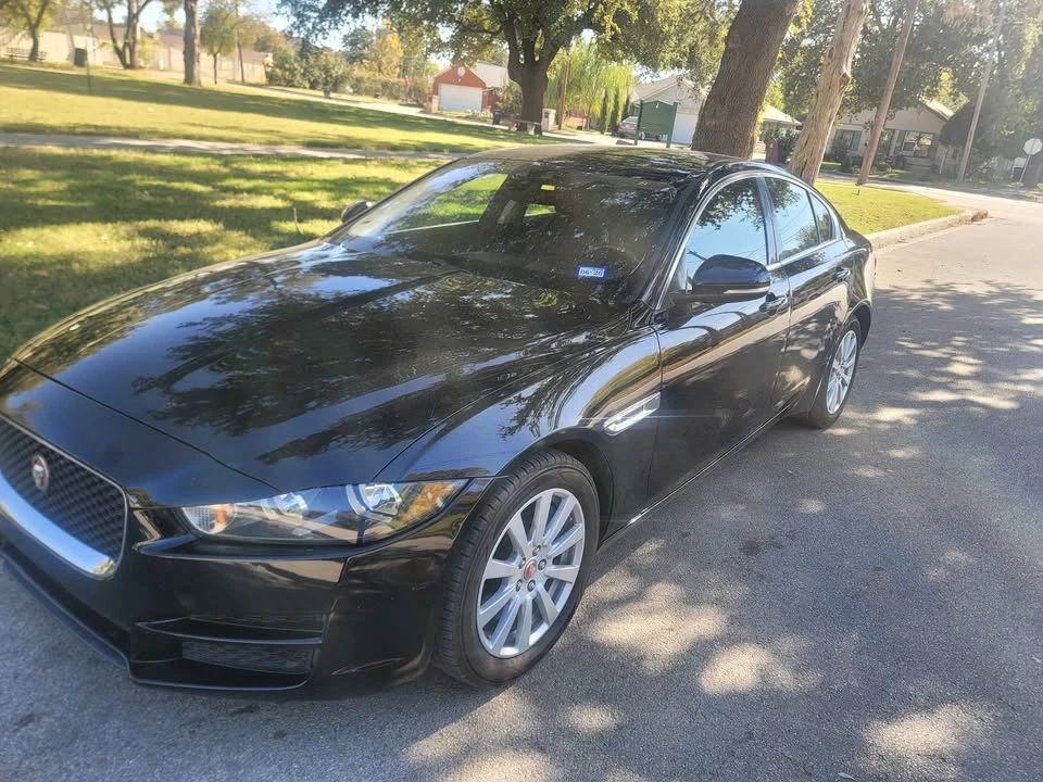 2019 Jaguar XE - Image 3 of 20