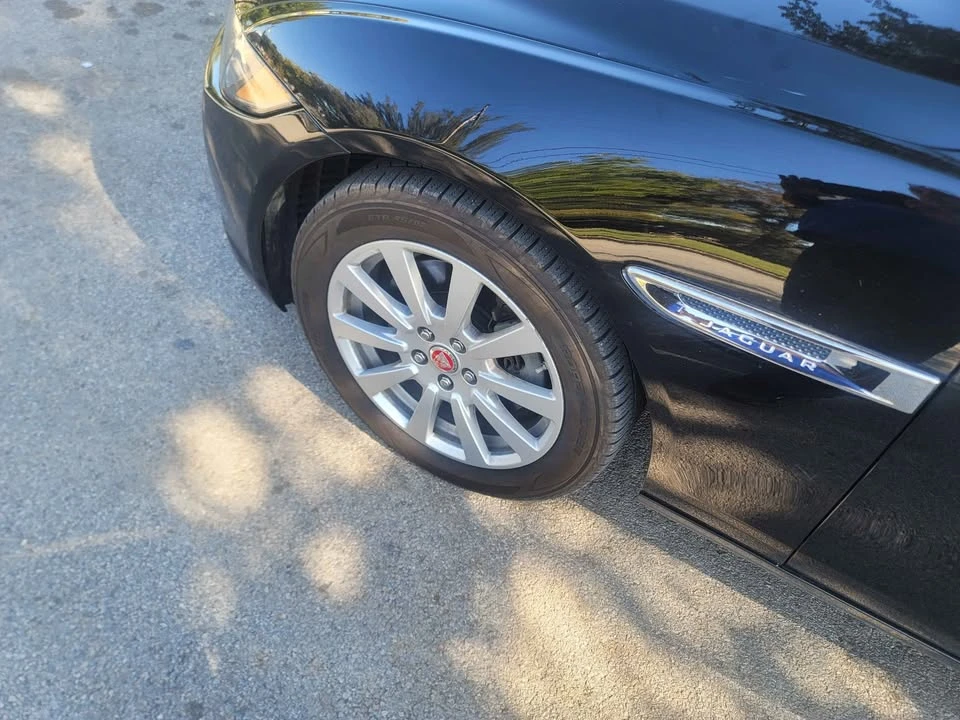 2019 Jaguar XE - Image 6 of 20