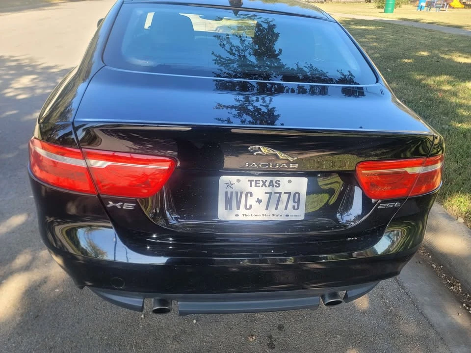 2019 Jaguar XE - Image 5 of 20