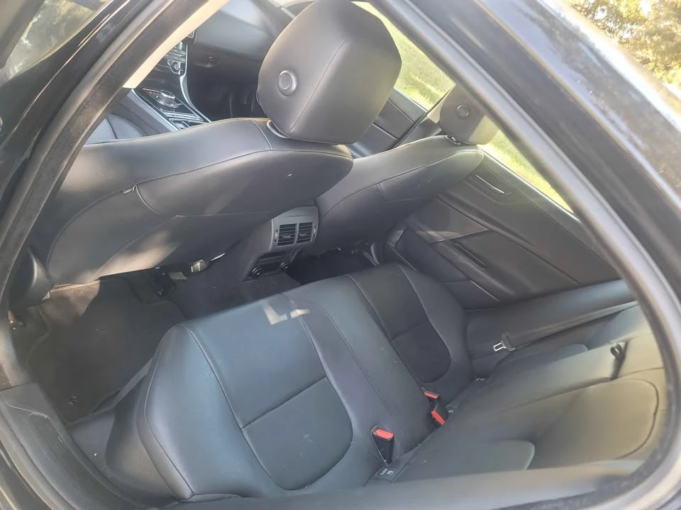 2019 Jaguar XE - Image 14 of 20