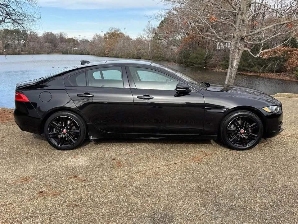 2019 Jaguar XE - Image 2 of 14