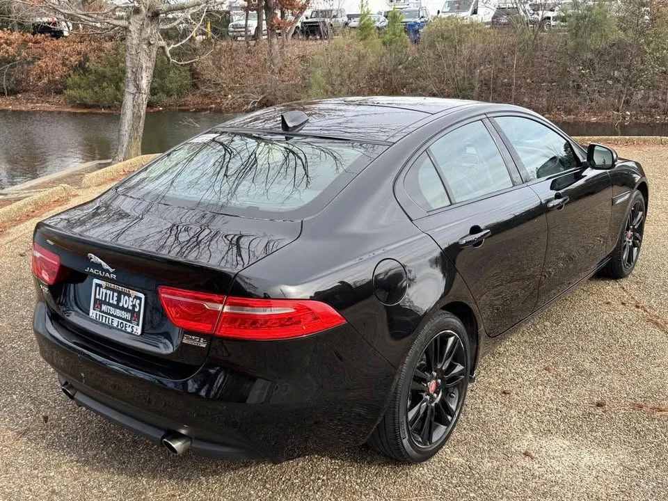 2019 Jaguar XE - Image 3 of 14