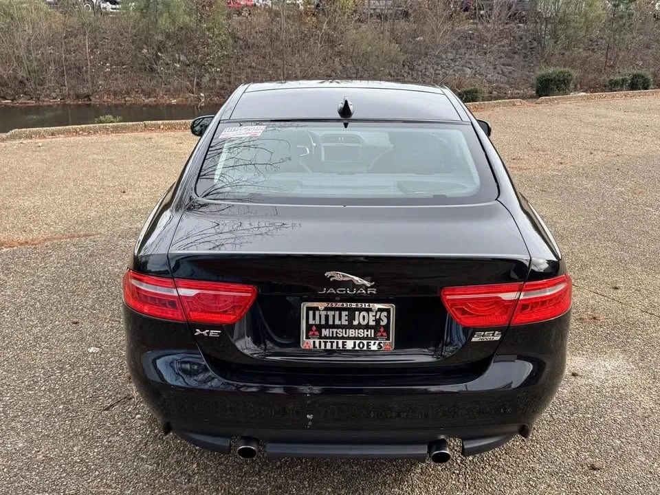 2019 Jaguar XE - Image 4 of 14