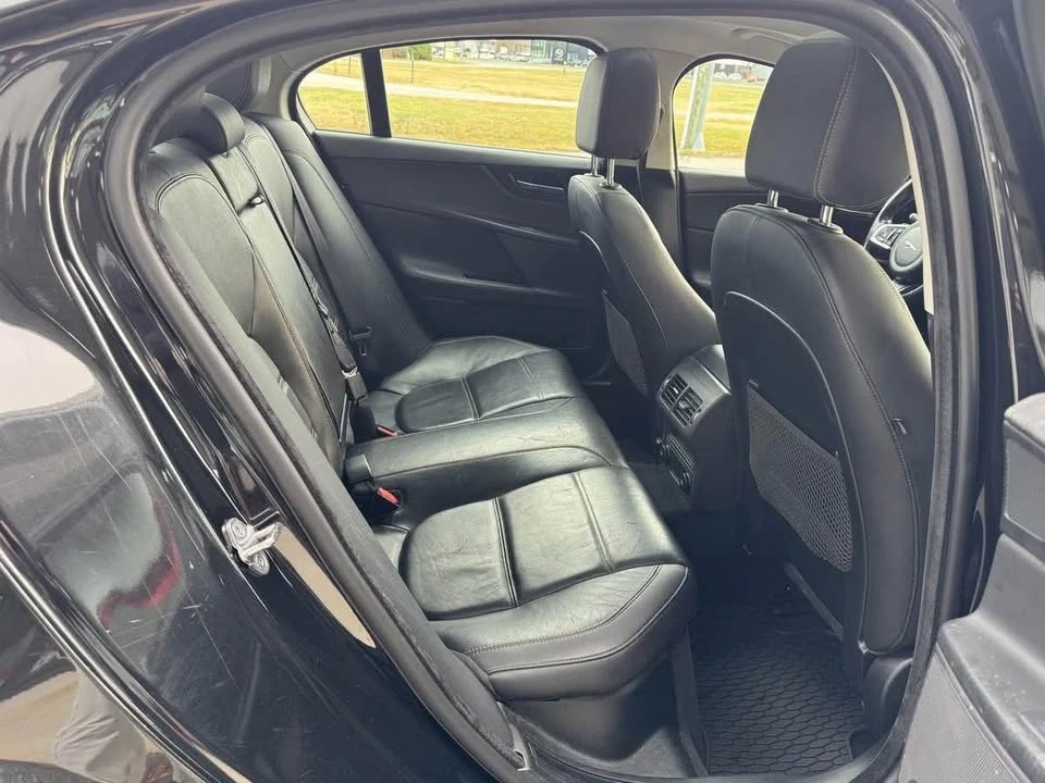 2019 Jaguar XE - Image 12 of 14