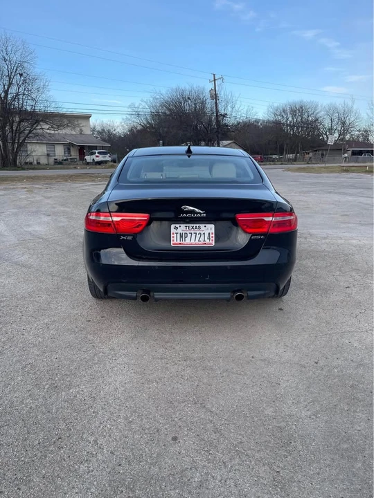 2019 Jaguar XE - Image 2 of 13