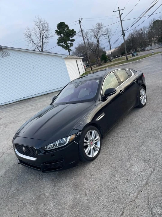 2019 Jaguar XE - Image 4 of 13
