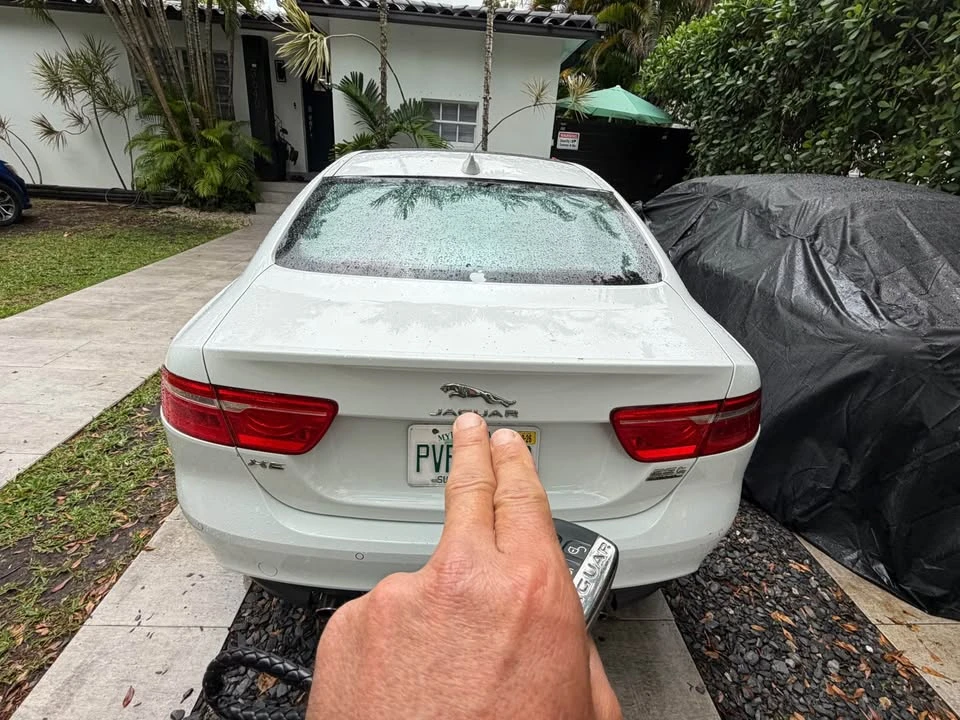 2019 Jaguar XE - Image 2 of 5