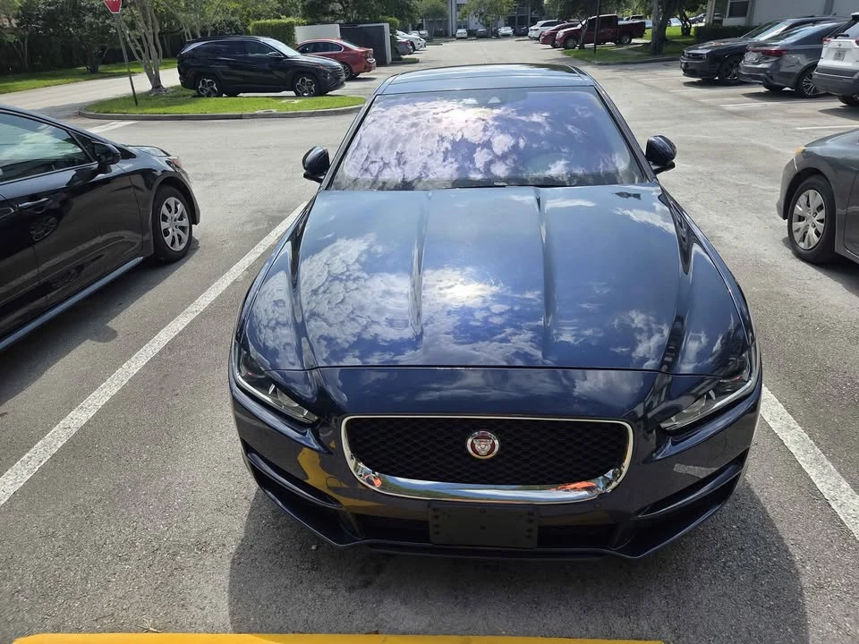 2019 Jaguar XE - Image 2 of 15