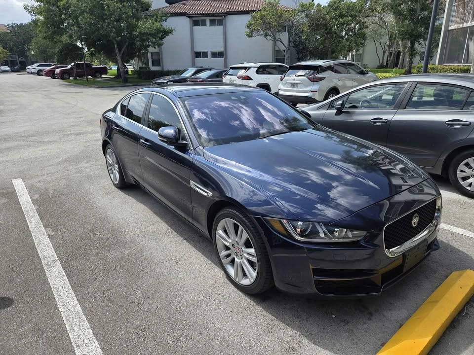2019 Jaguar XE - Image 3 of 15