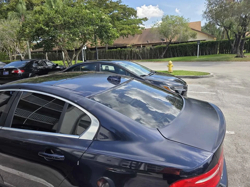 2019 Jaguar XE - Image 7 of 15