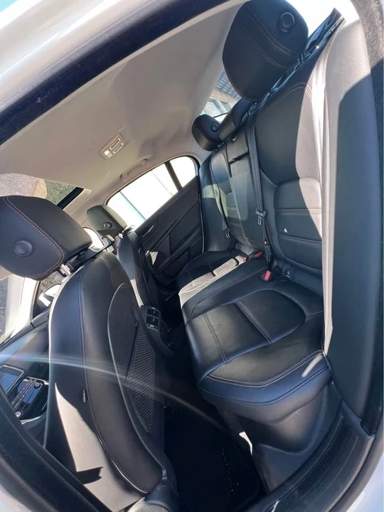 2019 Jaguar XE - Image 5 of 6