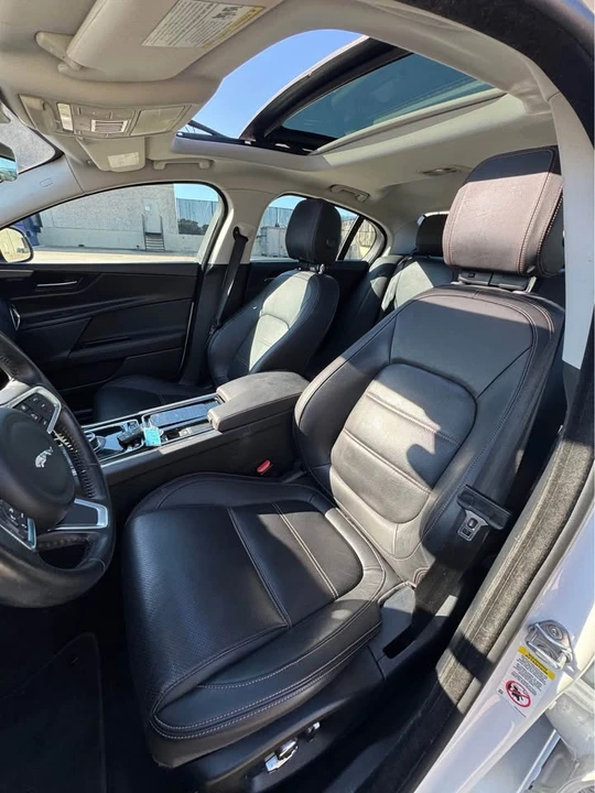 2019 Jaguar XE - Image 7 of 8