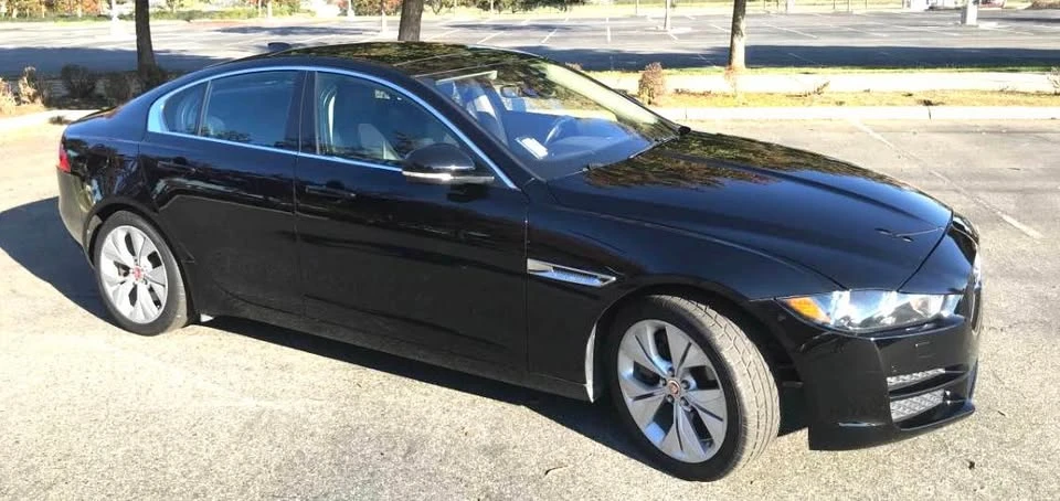 2019 Jaguar XE - Image 4 of 14