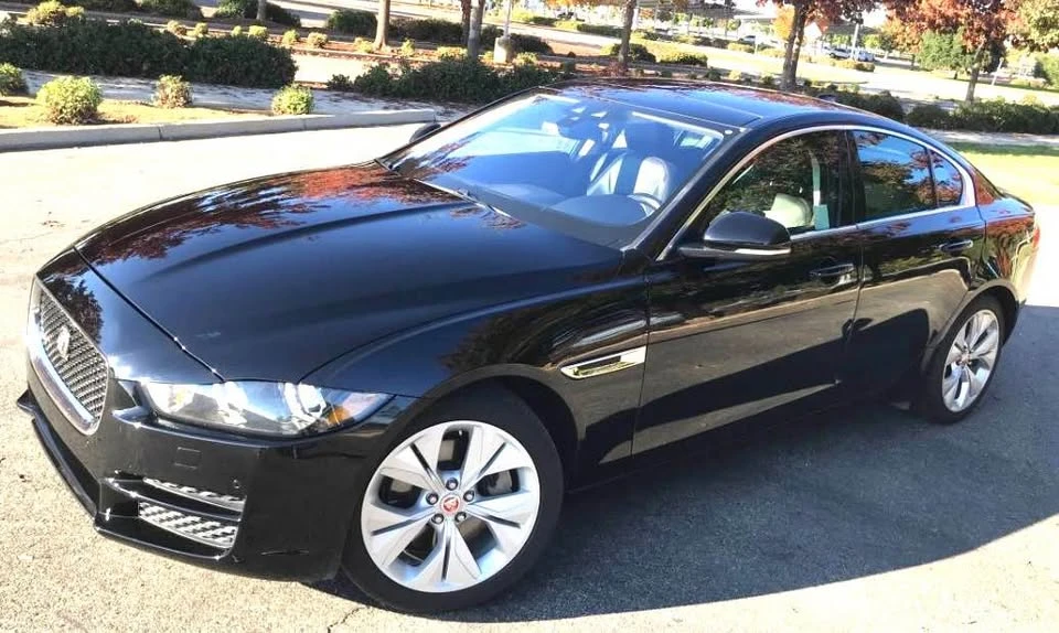 2019 Jaguar XE - Image 7 of 14