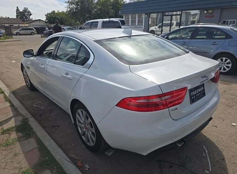 2019 Jaguar XE - Image 6 of 10
