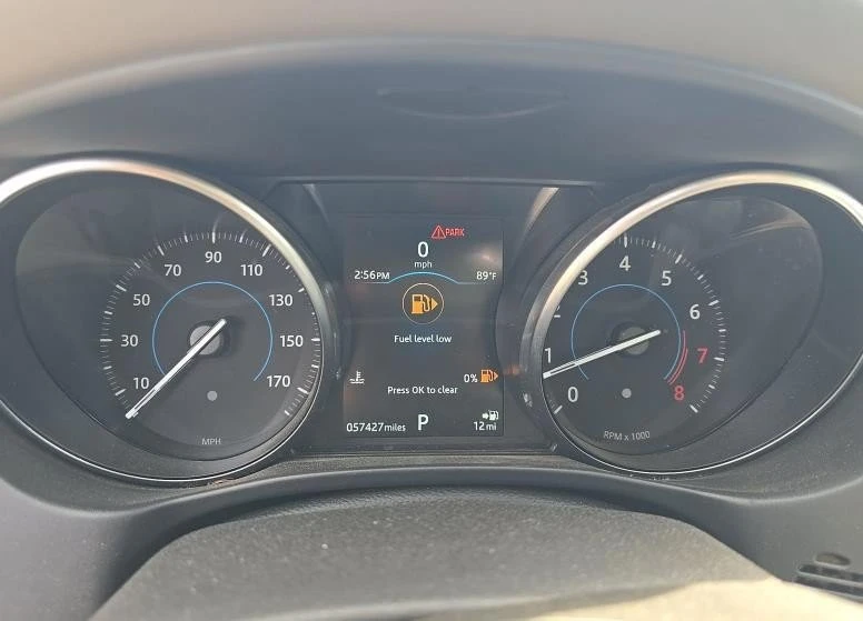 2019 Jaguar XE - Image 7 of 10