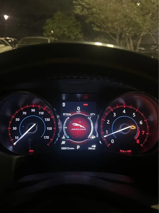 2019 Jaguar XE - Image 13 of 13