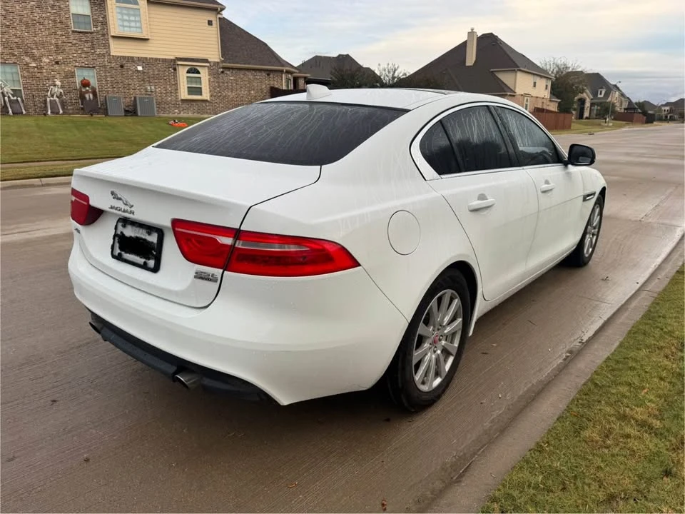 2019 Jaguar XE - Image 3 of 7