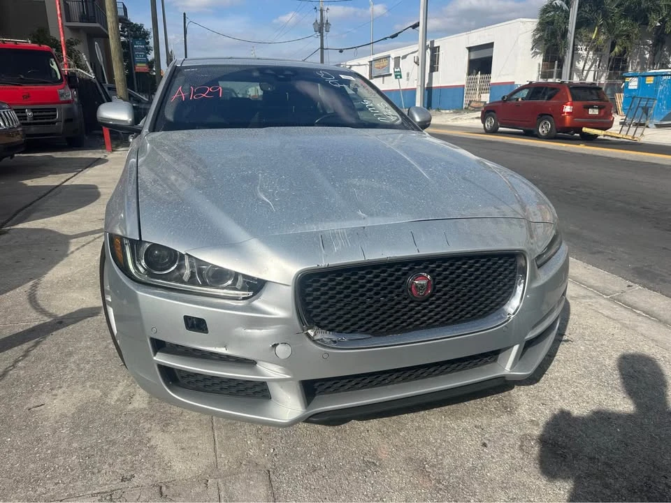 2019 Jaguar XE - Image 2 of 11