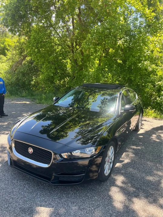 2019 Jaguar XE - Image 3 of 12