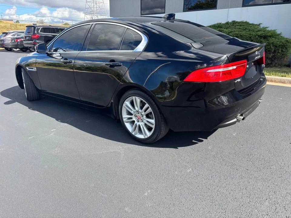 2019 Jaguar XE - Image 4 of 14