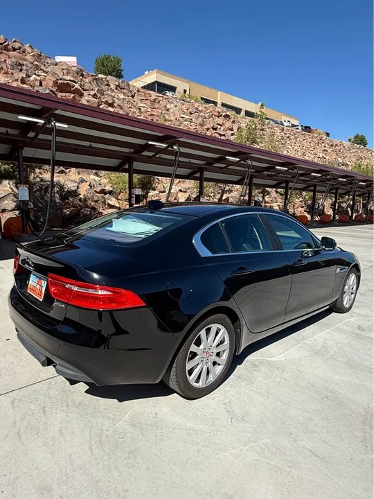 2019 Jaguar XE - Image 6 of 12