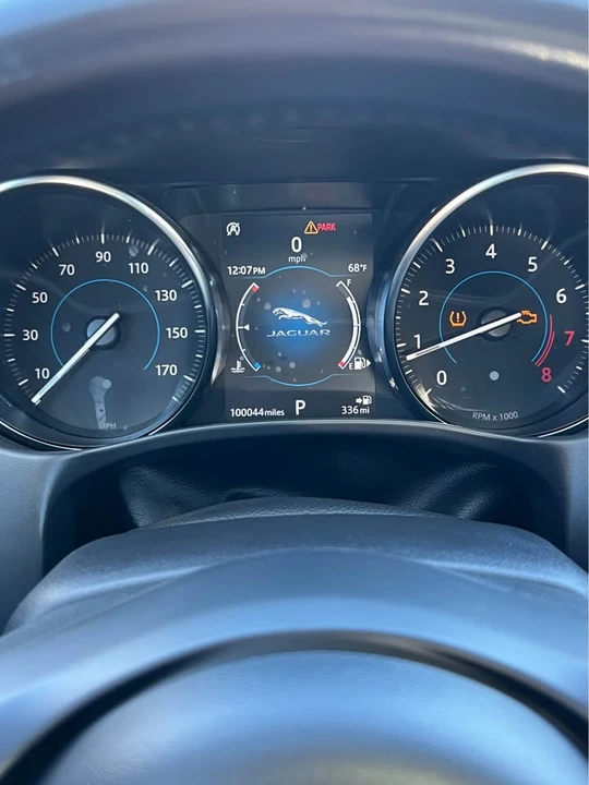 2019 Jaguar XE - Image 5 of 6