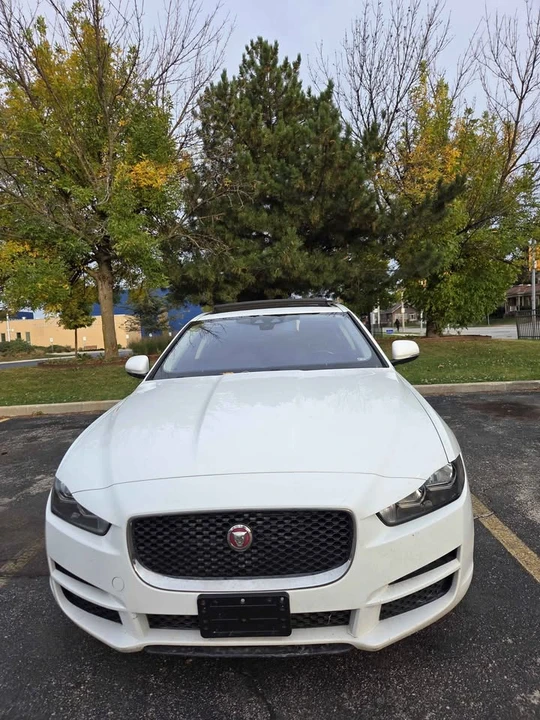 2019 Jaguar XE - Image 2 of 15