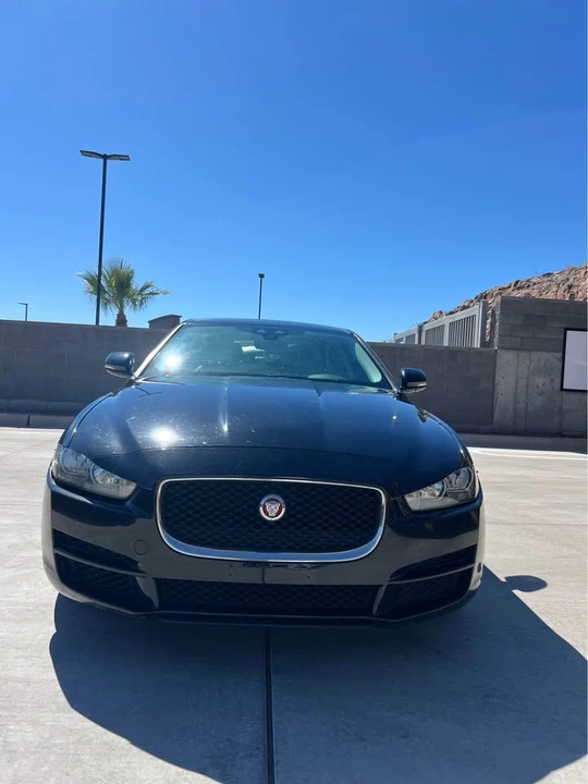 2019 Jaguar XE - Image 6 of 6