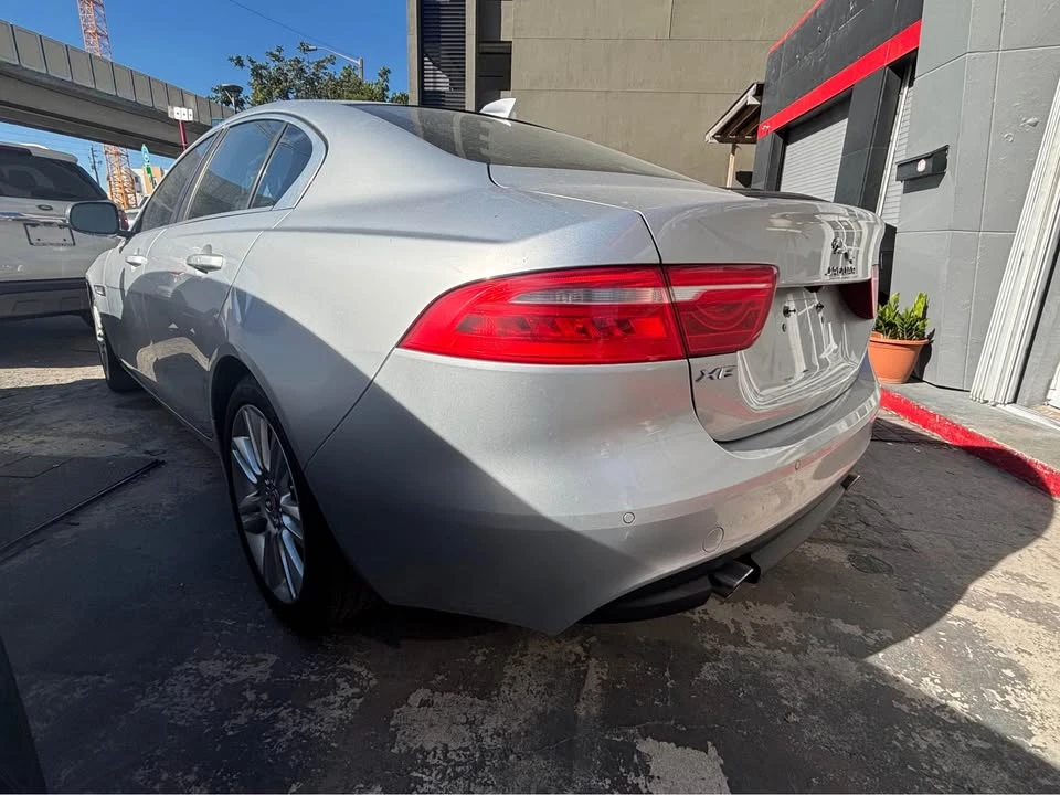 2019 Jaguar XE - Image 3 of 8