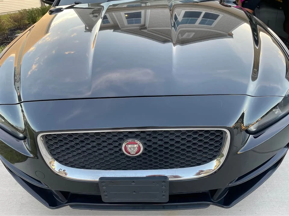 2019 Jaguar XE - Image 11 of 14