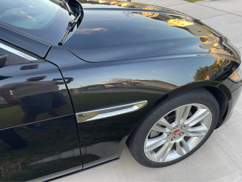 2019 Jaguar XE - Image 10 of 14