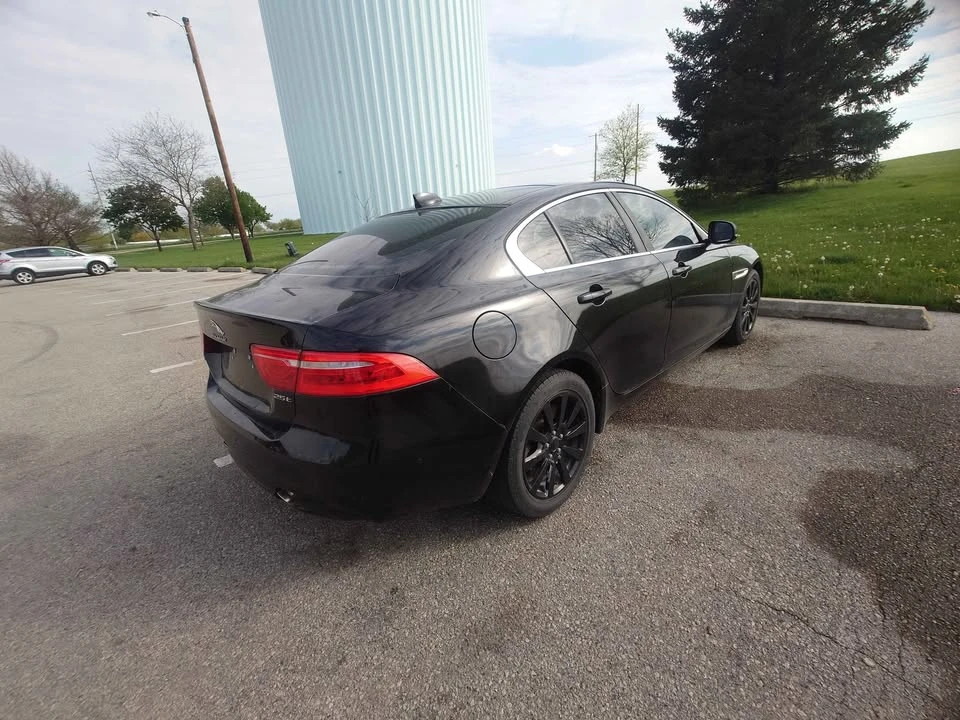 2019 Jaguar XE - Image 7 of 14