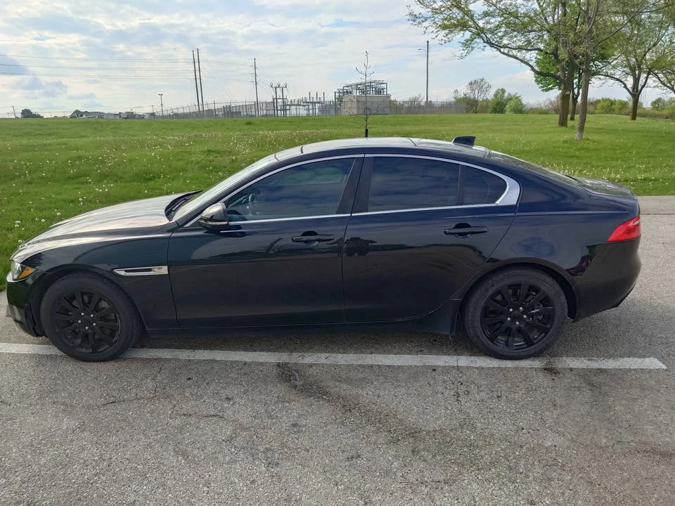 2019 Jaguar XE - Image 4 of 14