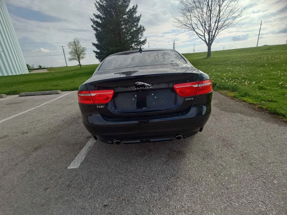 2019 Jaguar XE - Image 6 of 14