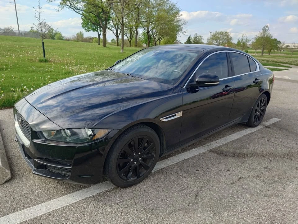 2019 Jaguar XE - Image 3 of 14