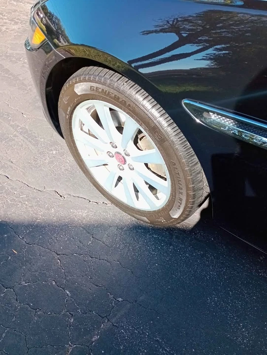 2019 Jaguar XE - Image 2 of 12
