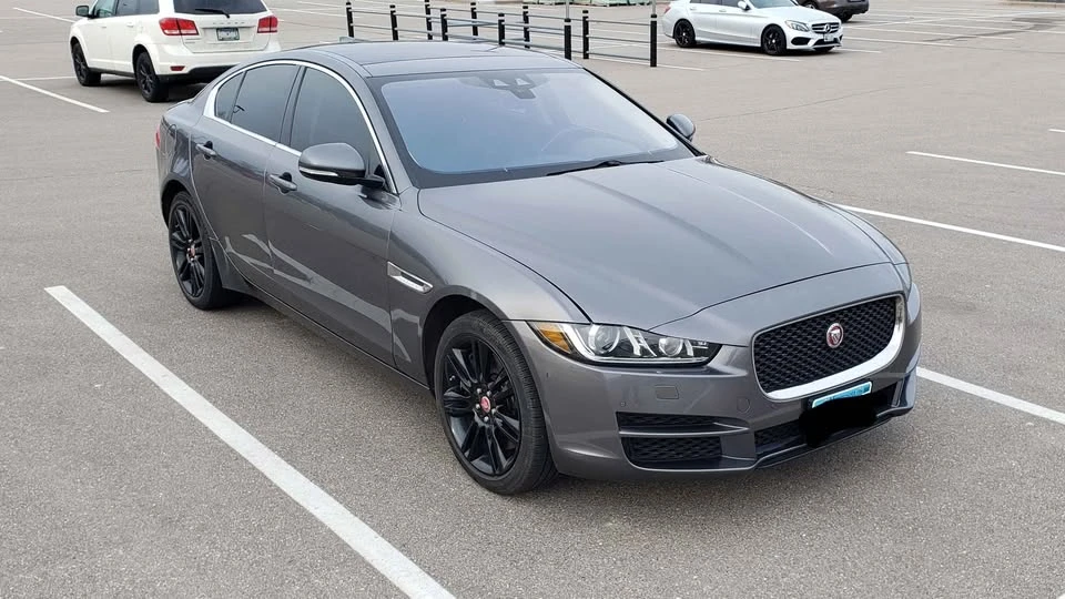 2019 Jaguar XE - Image 14 of 16