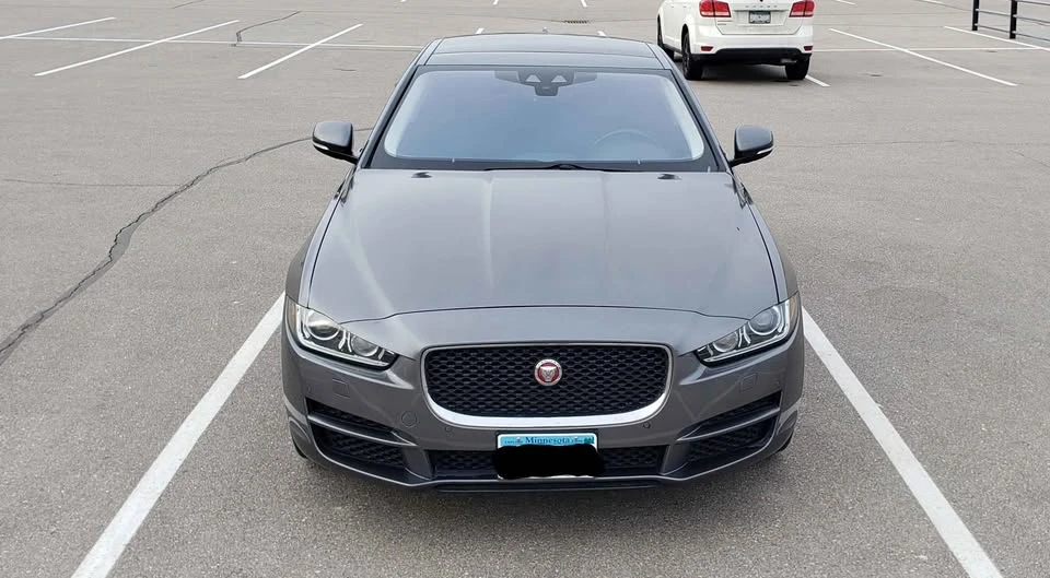 2019 Jaguar XE - Image 15 of 16