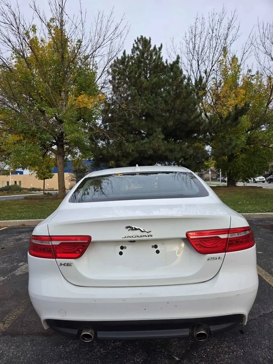 2019 Jaguar XE - Image 7 of 13