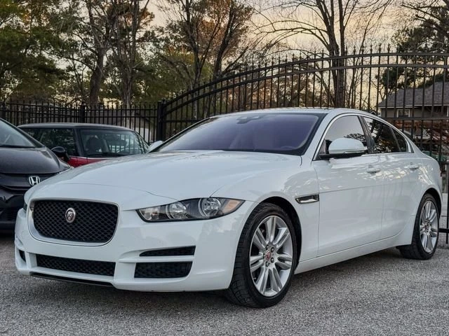 2019 Jaguar XE - Image 4 of 20
