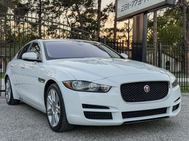 2019 Jaguar XE - Image 6 of 20