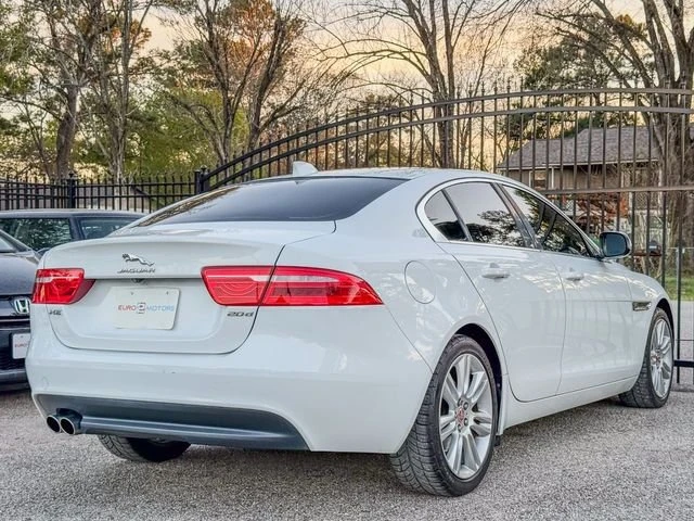 2019 Jaguar XE - Image 7 of 20