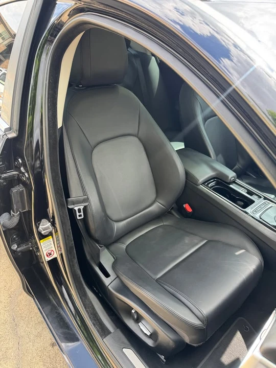 2019 Jaguar XE - Image 13 of 20