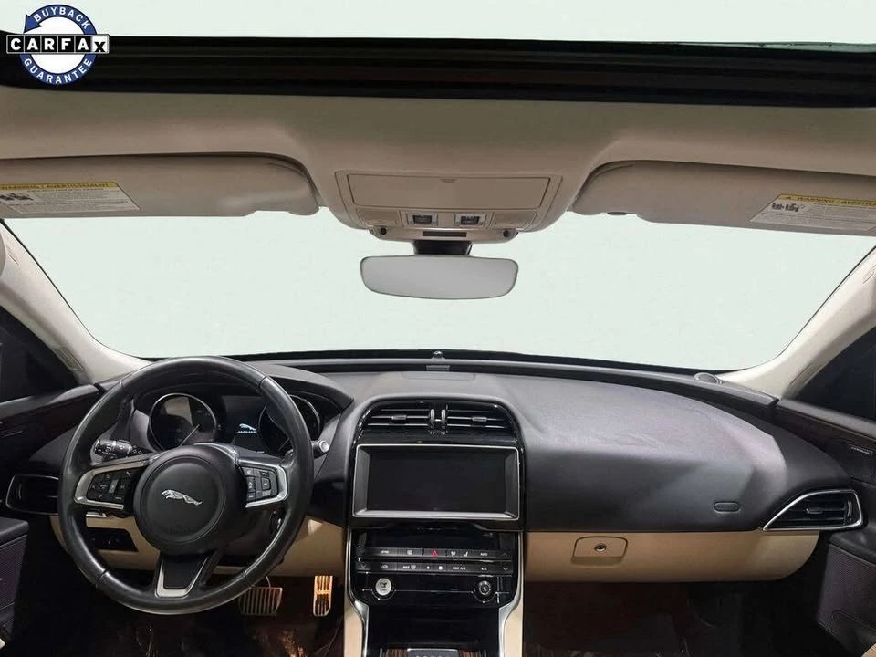 2019 Jaguar XE - Image 9 of 20