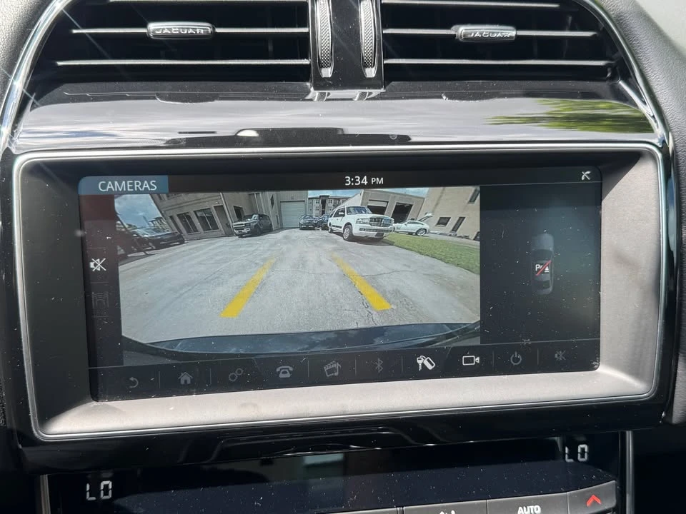 2019 Jaguar XE - Image 18 of 20