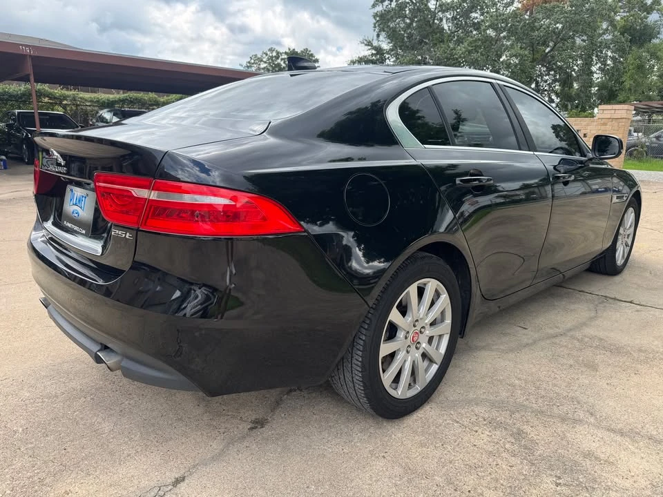 2019 Jaguar XE - Image 6 of 20