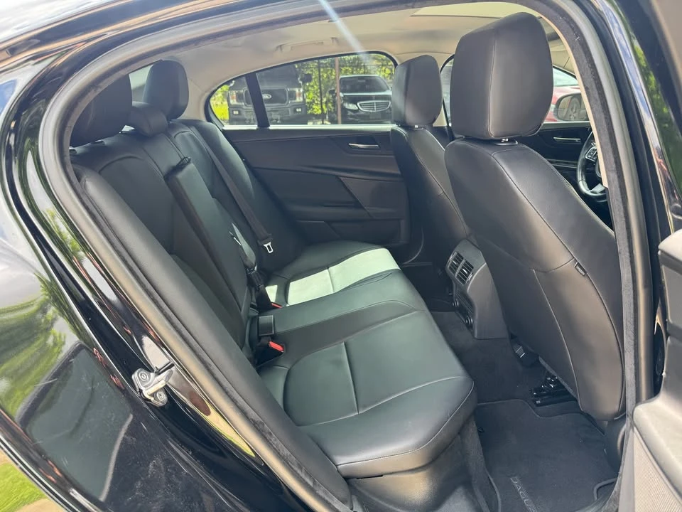 2019 Jaguar XE - Image 14 of 20